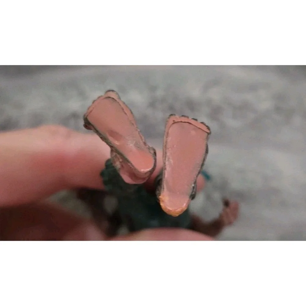 BOHS 4-in Zombie action figure Articulated Joints Hand-painted Halloween